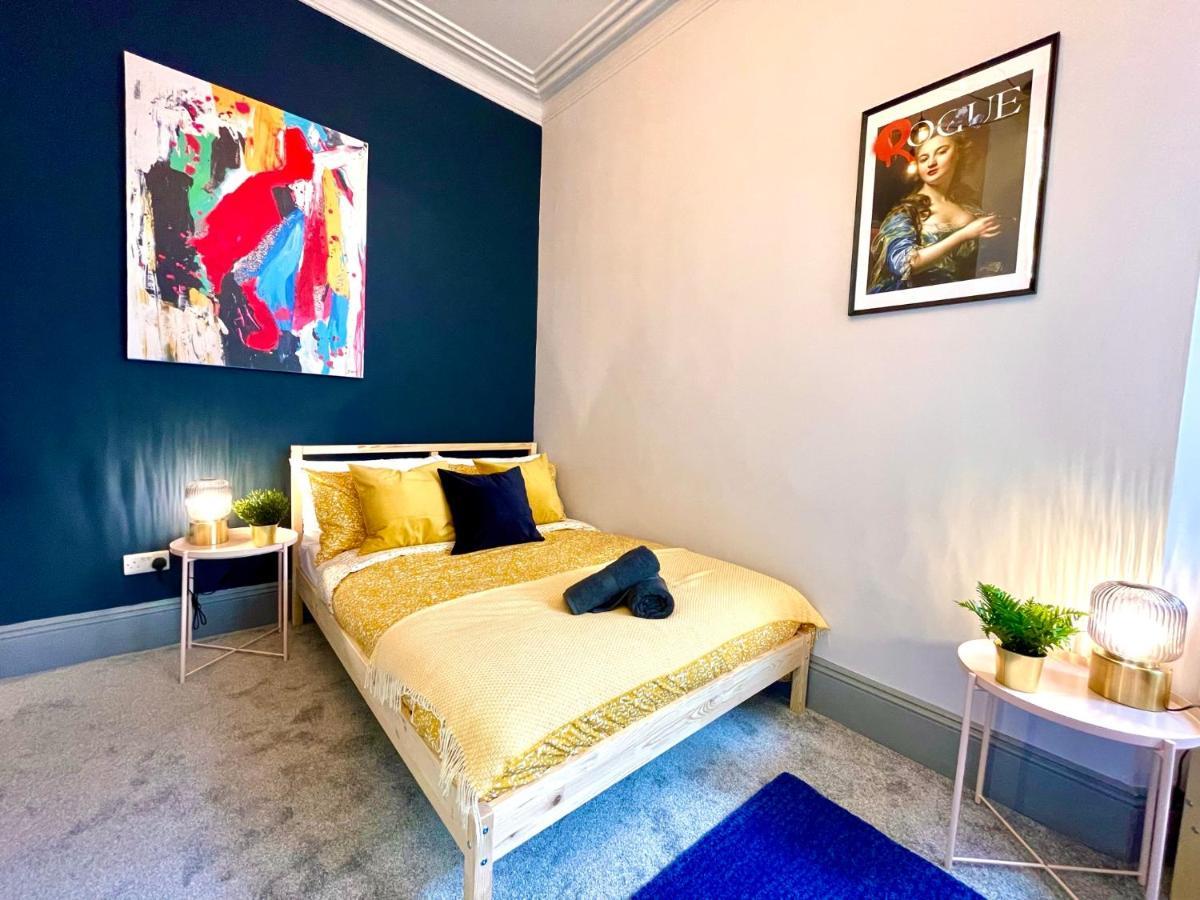 Coastal Charm: Stylish 2-bedroom Near * Bournemouth